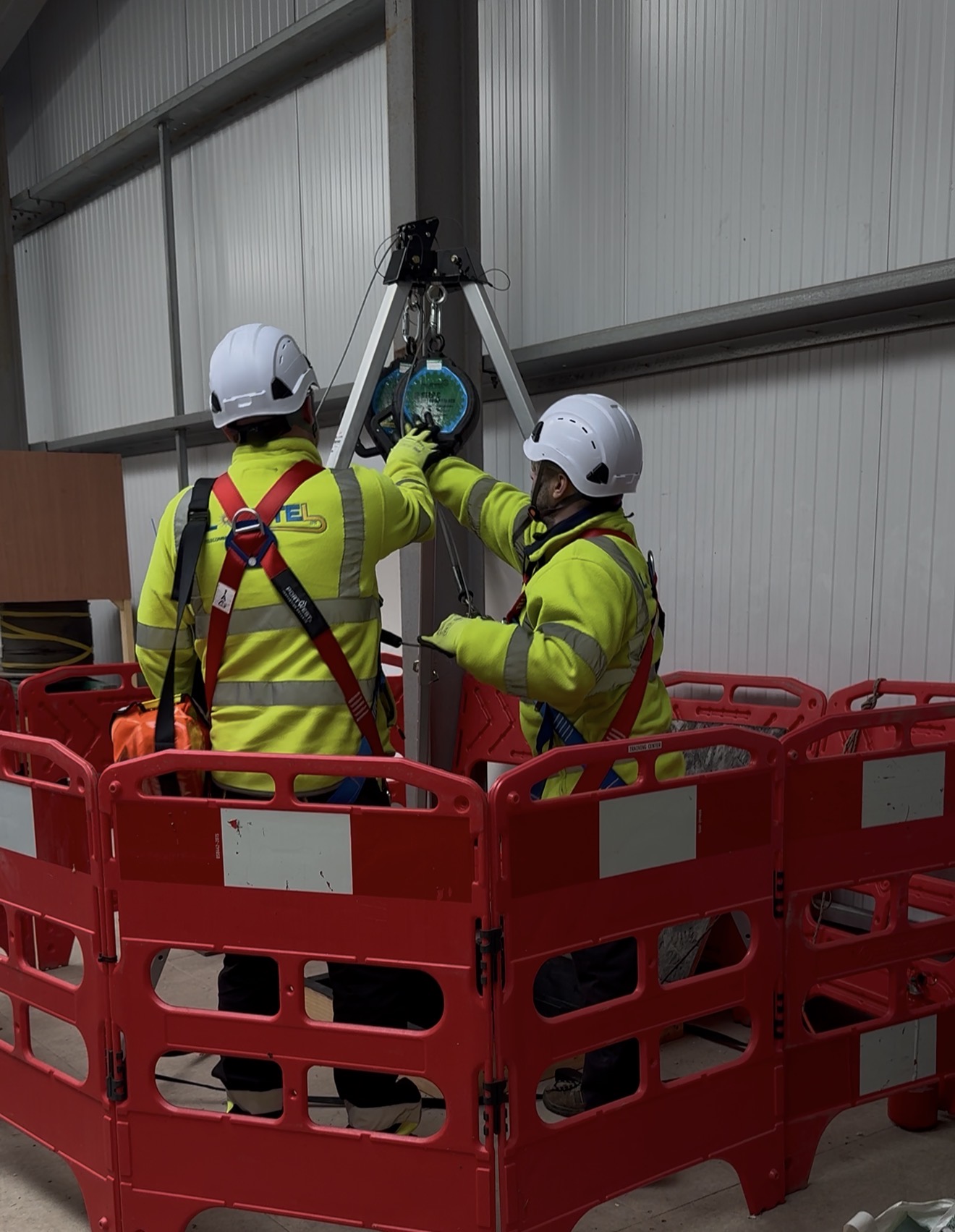 SA060 - Combined Entrant & Entry Controller for Medium Risk Confined Spaces